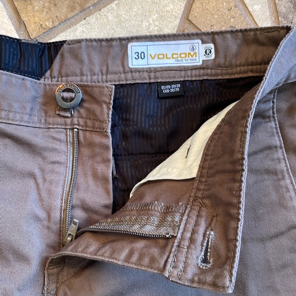 Volcom Twill Shorts Size 30 - Picture 3 of 6